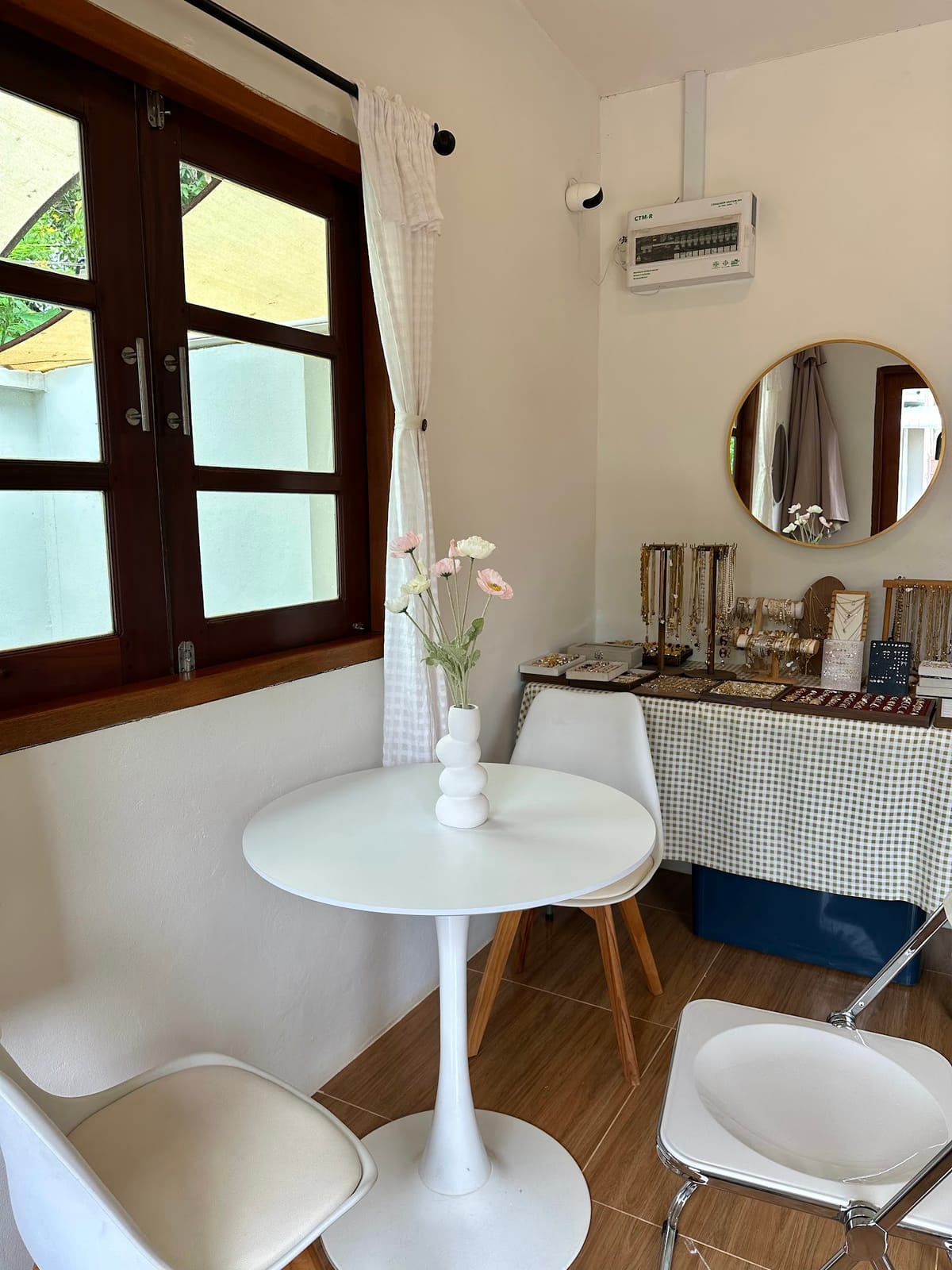 Baan Mae Cafe’ Pakse