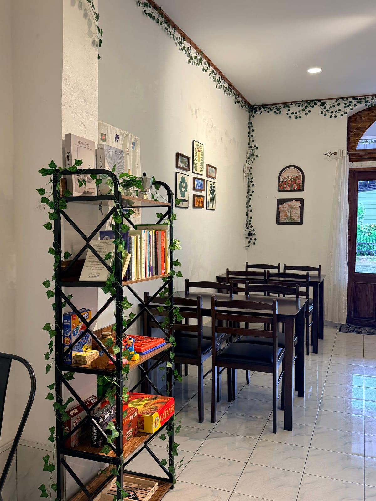 2001 Cafe Savannakhet