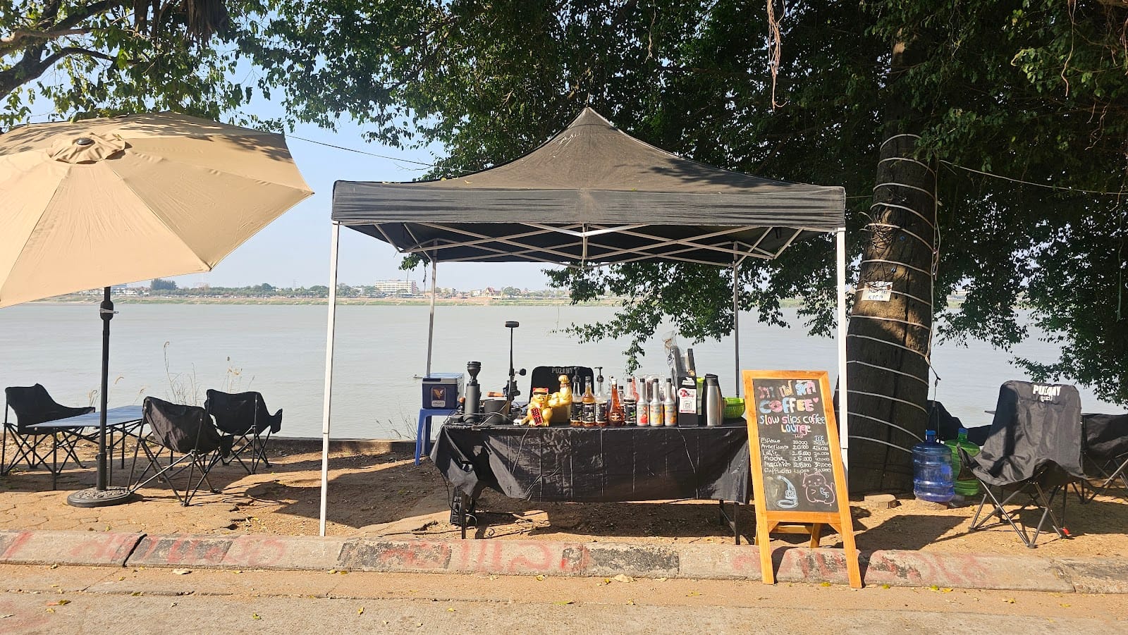 Slow Sips Coffee Lounge (Thakhaek)