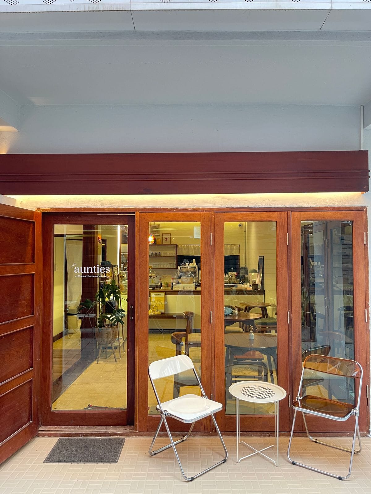Cafe Aunties