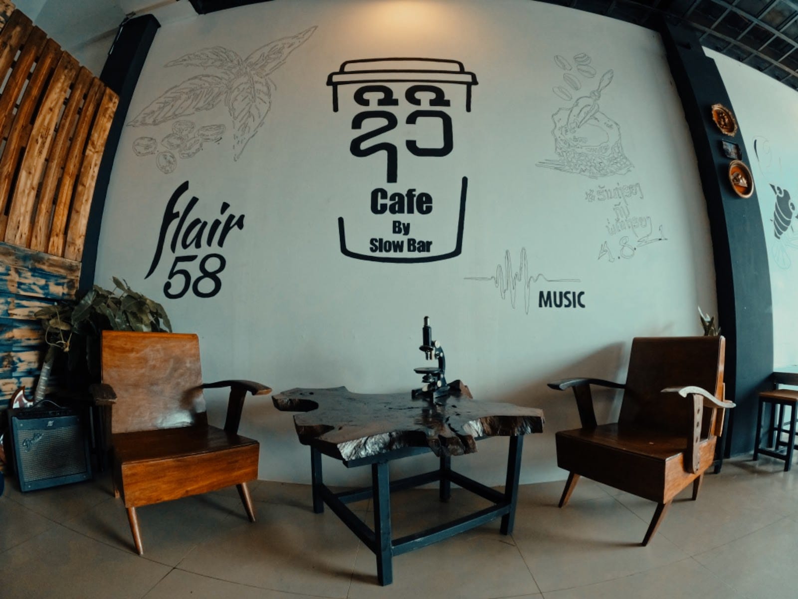 ຊີວີ Cafe By Slow Bar