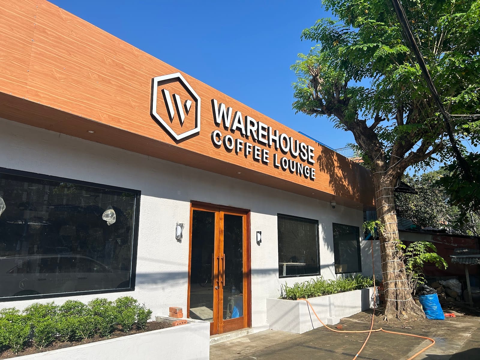 WAREHOUSE COFFEE LOUNGE
