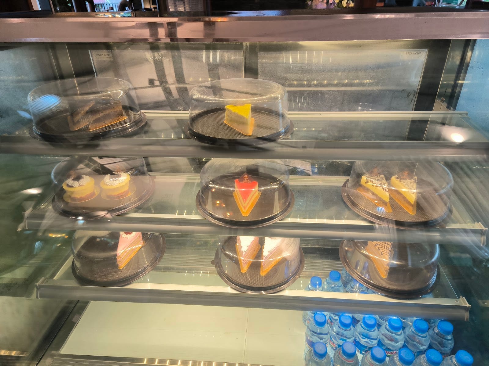 Eclair Cafe
