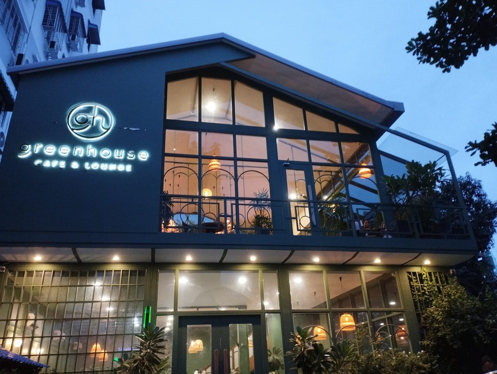 Green House Cafe & Lounge