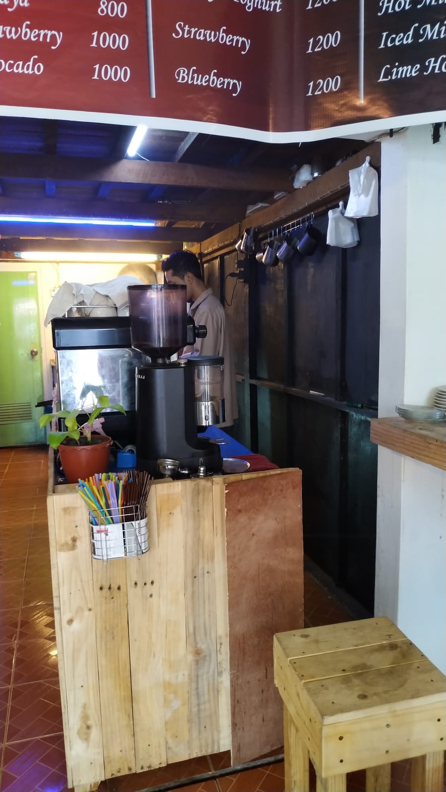 Coffee & Art (Mini Coffee Shop & Training )