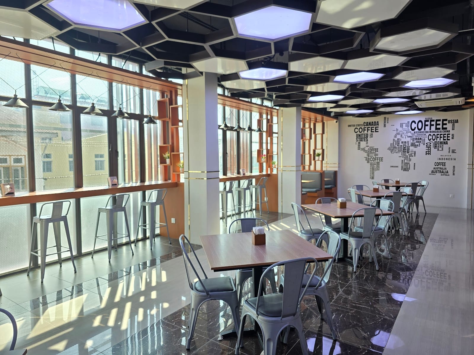 Nan Sein Cafe