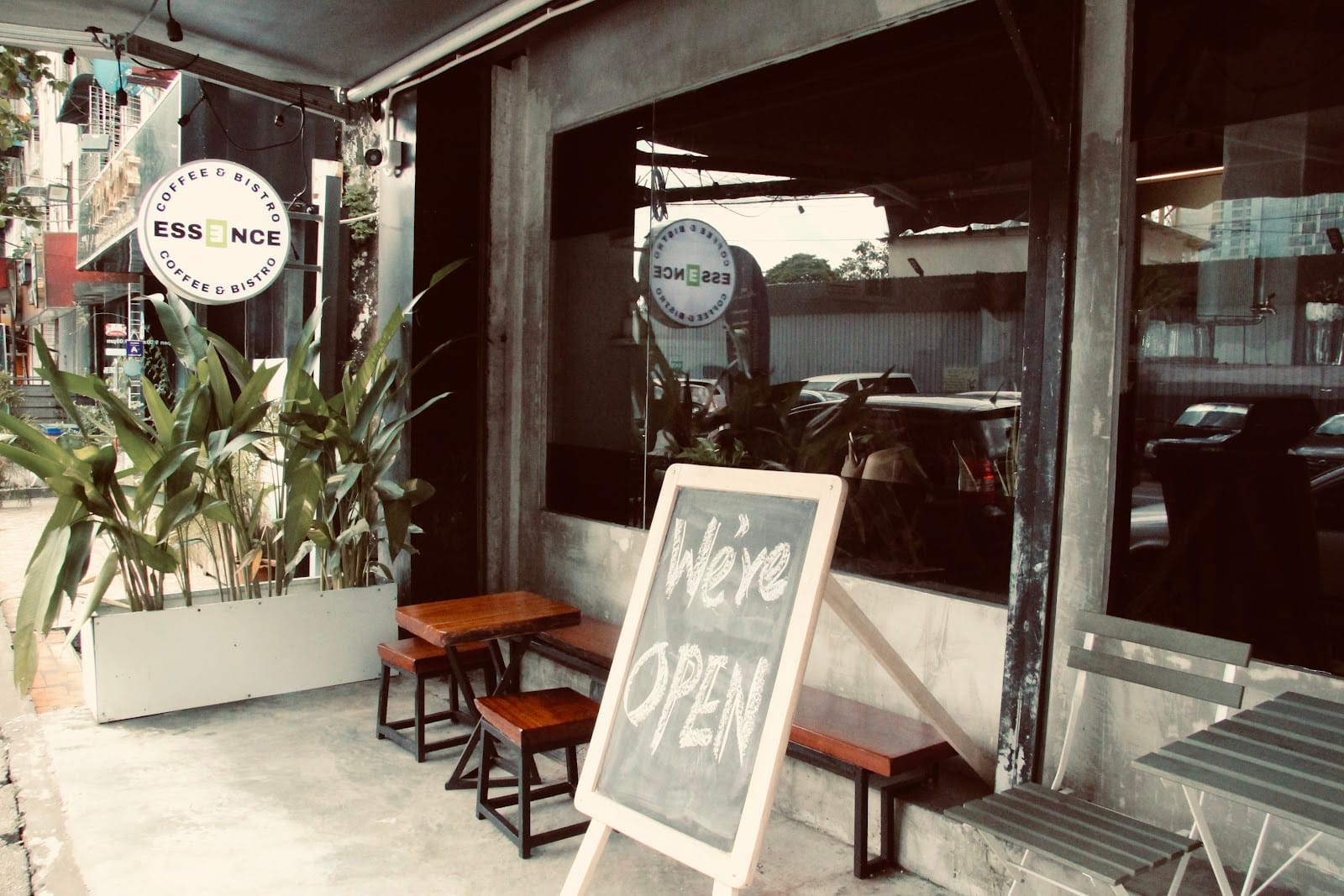 ESSENCE COFFEE