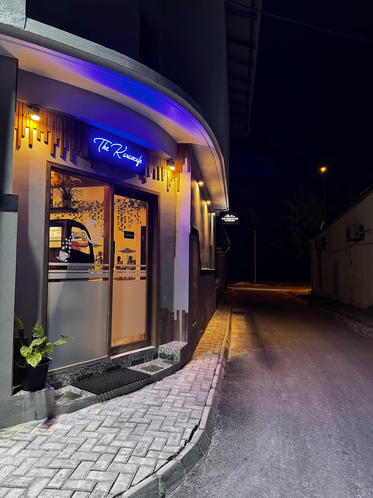 The Karaocafe