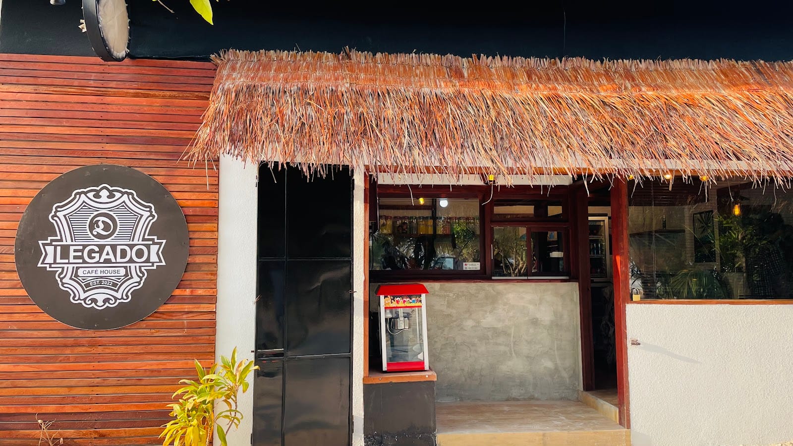 D Legado Cafe' House