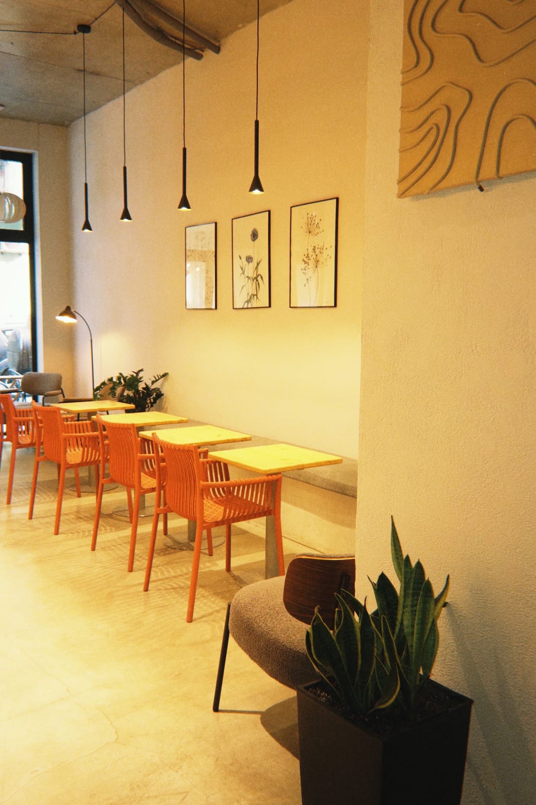 LIVI coffee & desserts