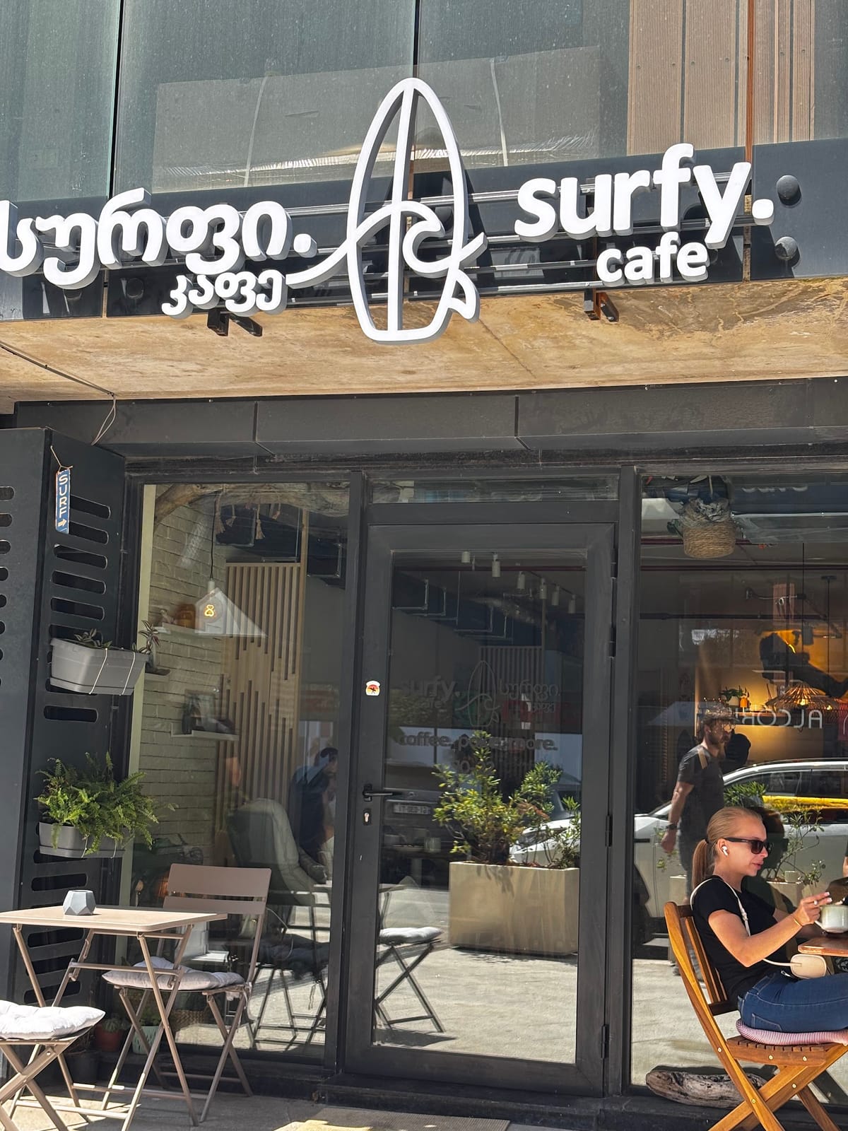 Surfy Cafe Batumi