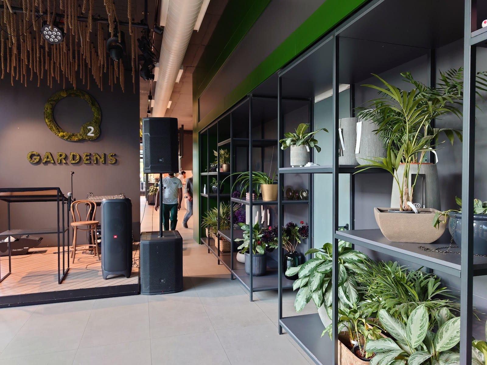 O2 Cafe and Bar
