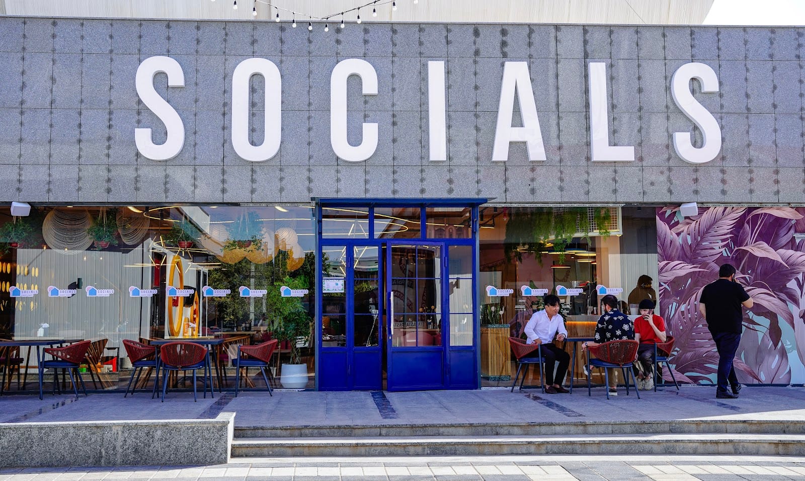SOCIALS Alpomish