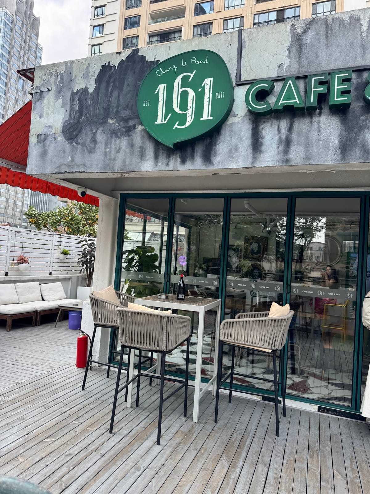 1691 Cafe & Bar