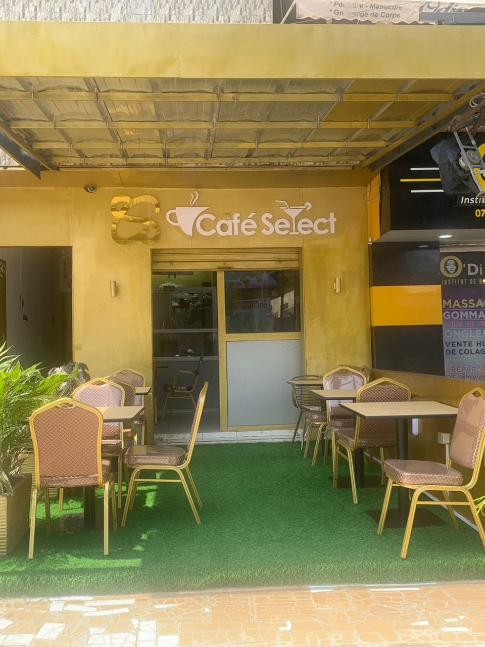 CAFE SELECT