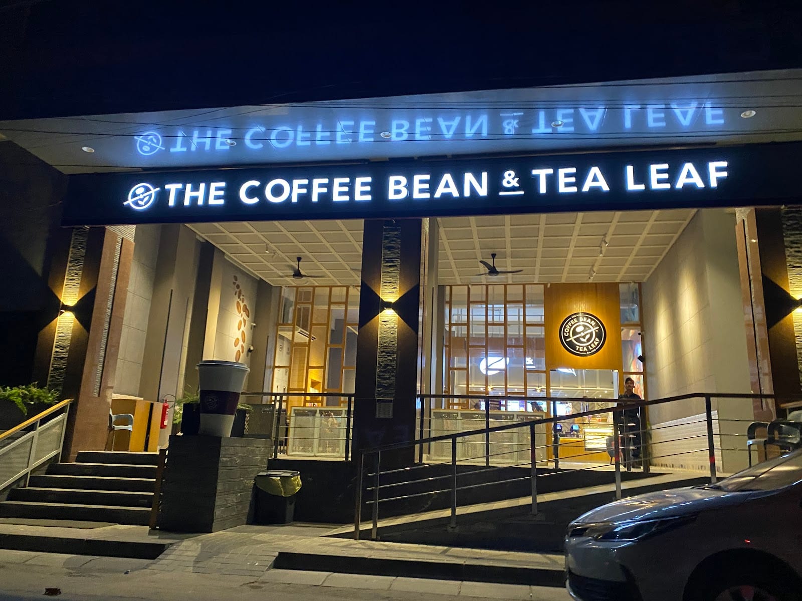 The Coffee Bean & Tea Leaf