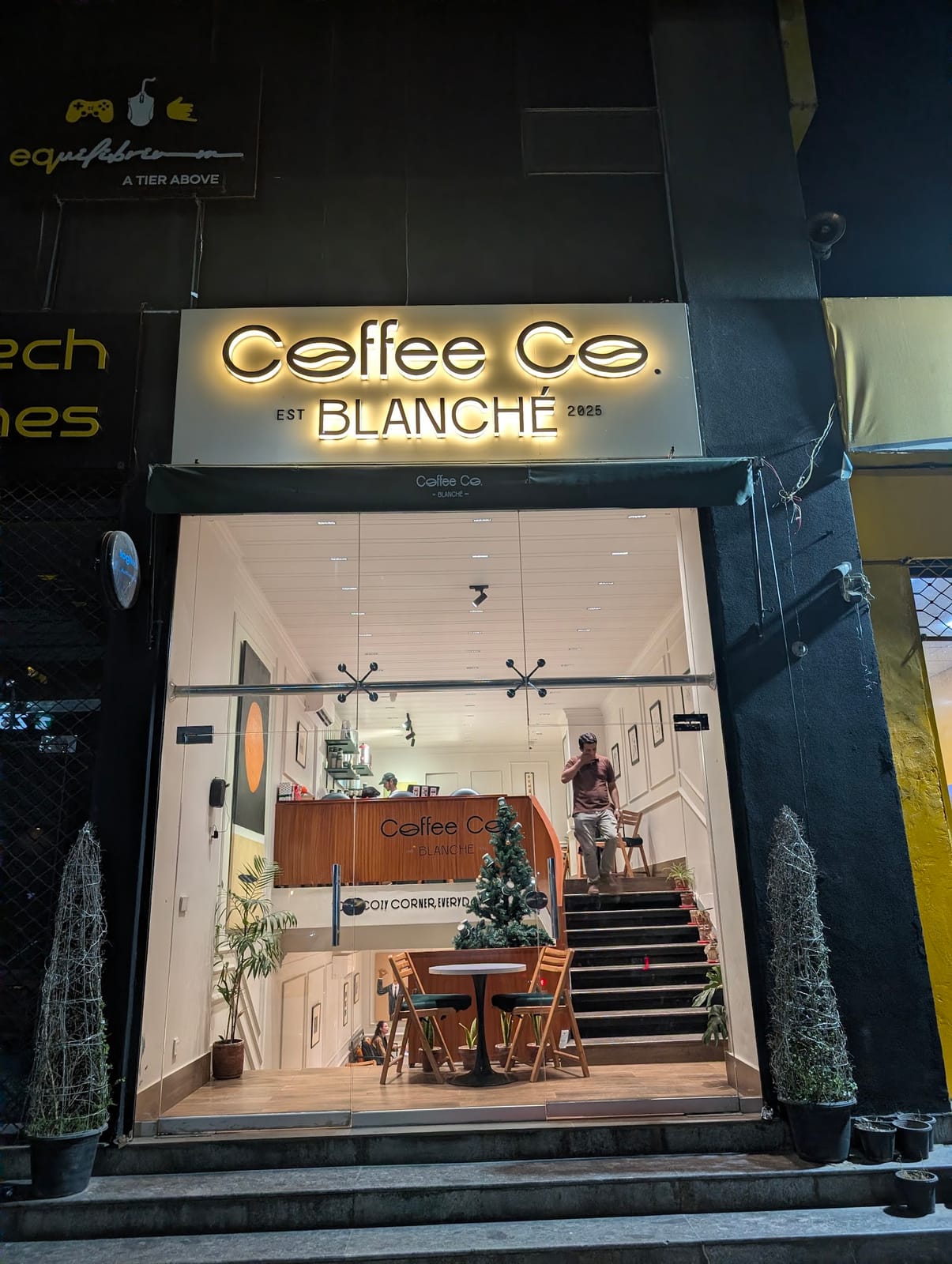 Coffee Co. Blanche