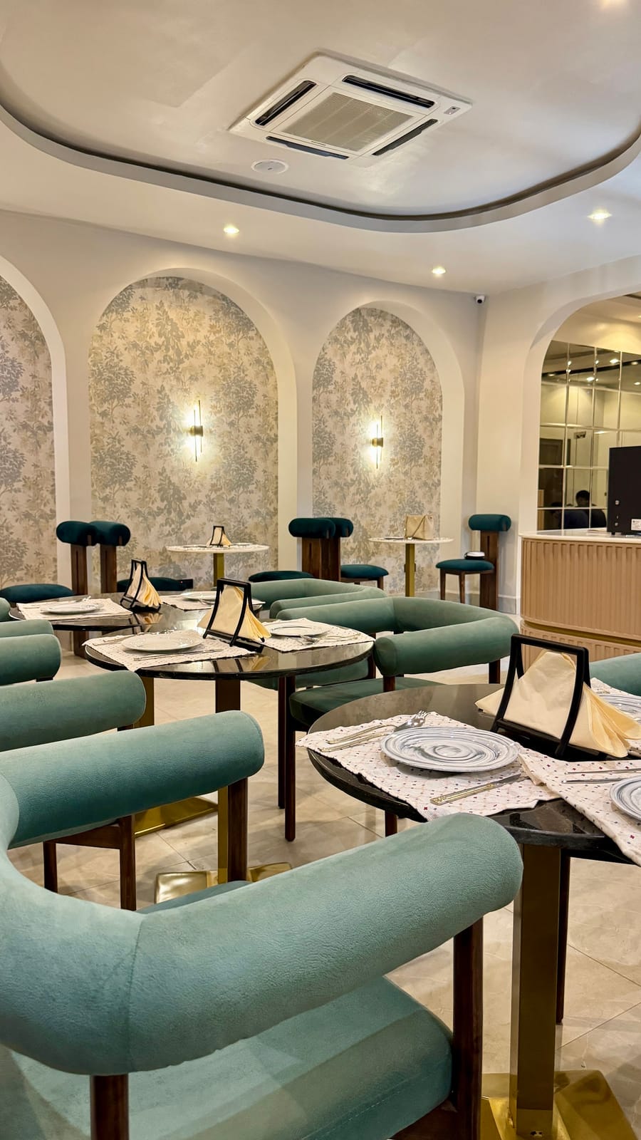 Cafe Des Amis