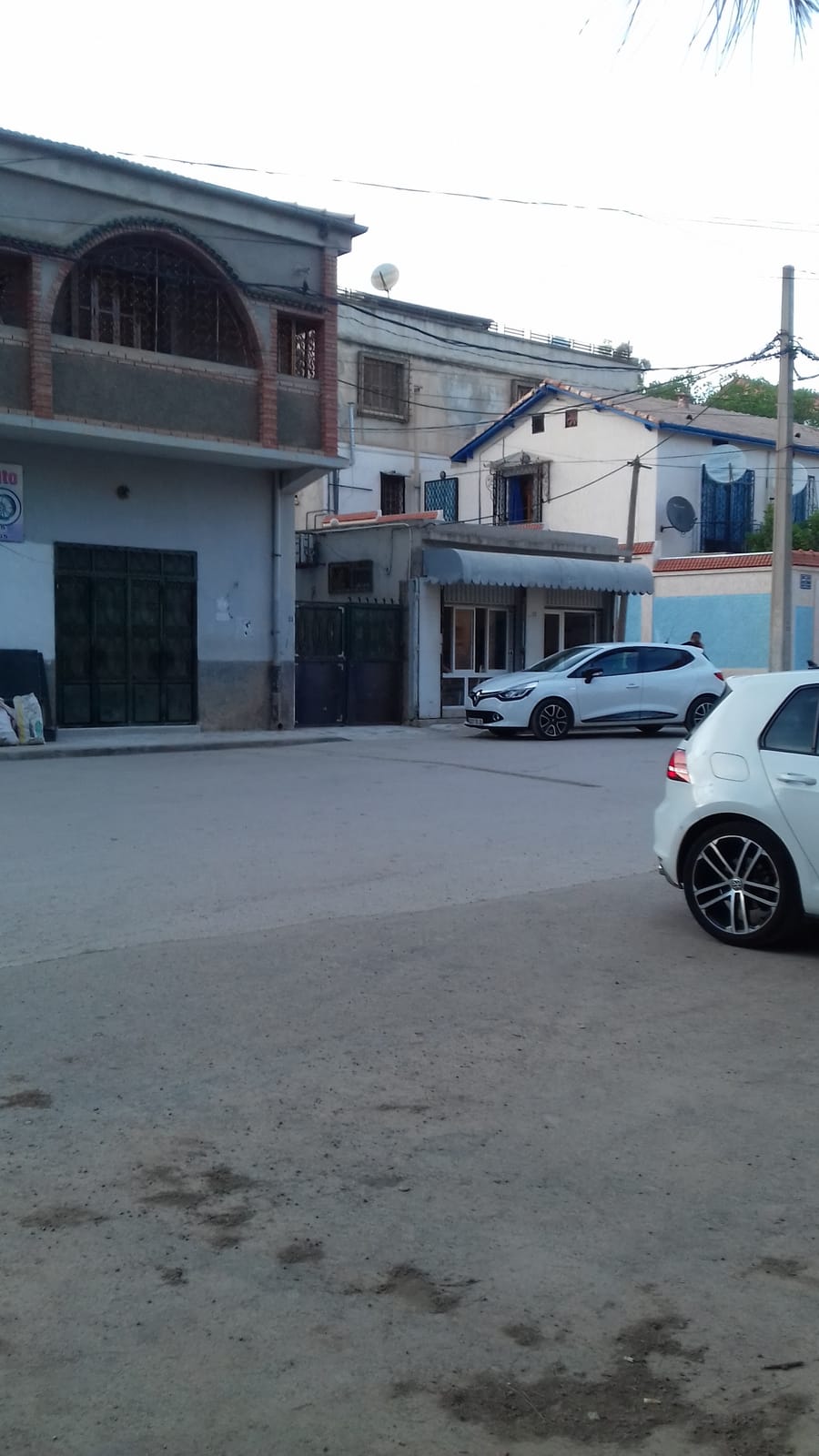 Café Amir ( Benazzouze)