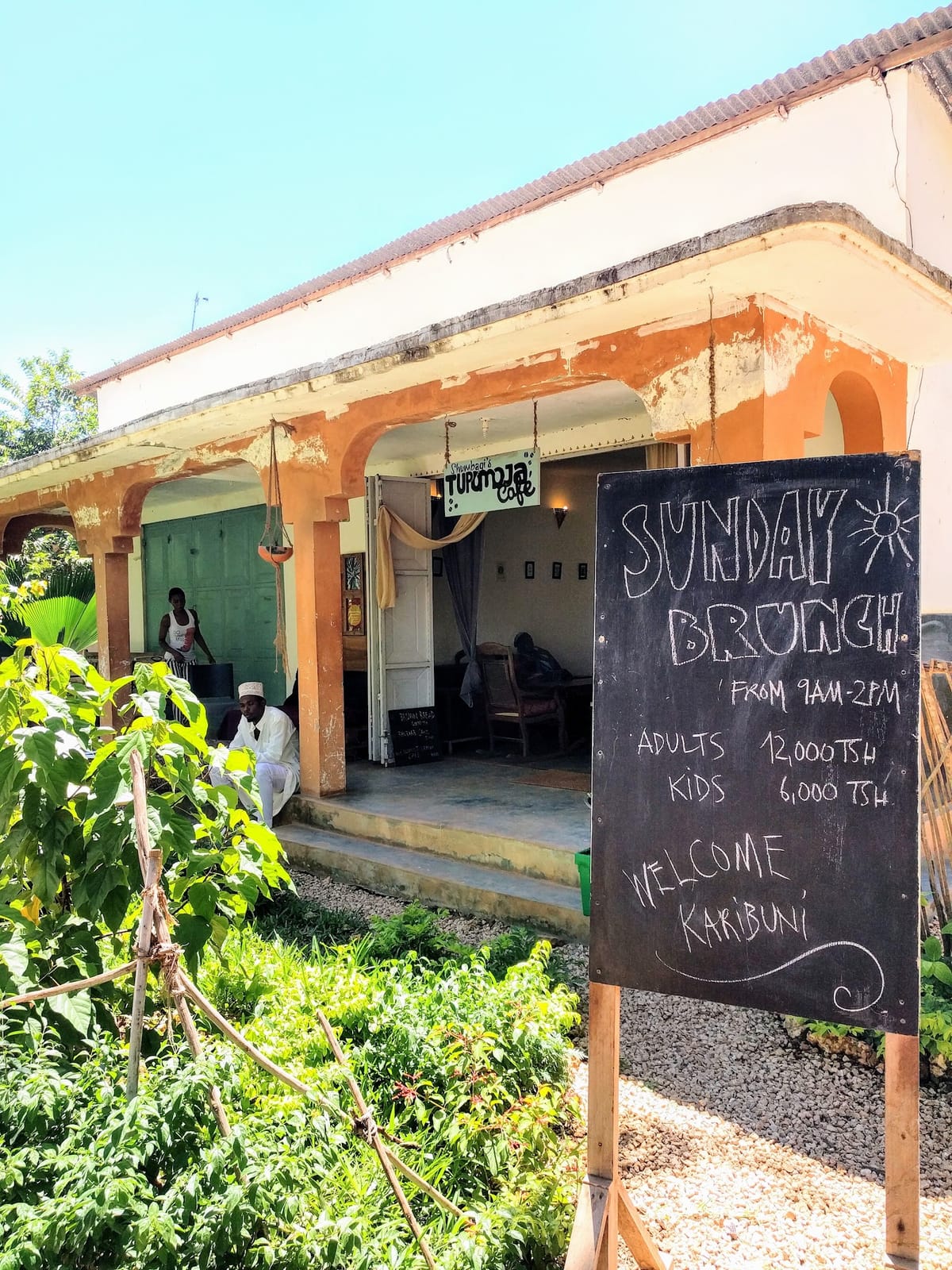 Tupomoja Cafe
