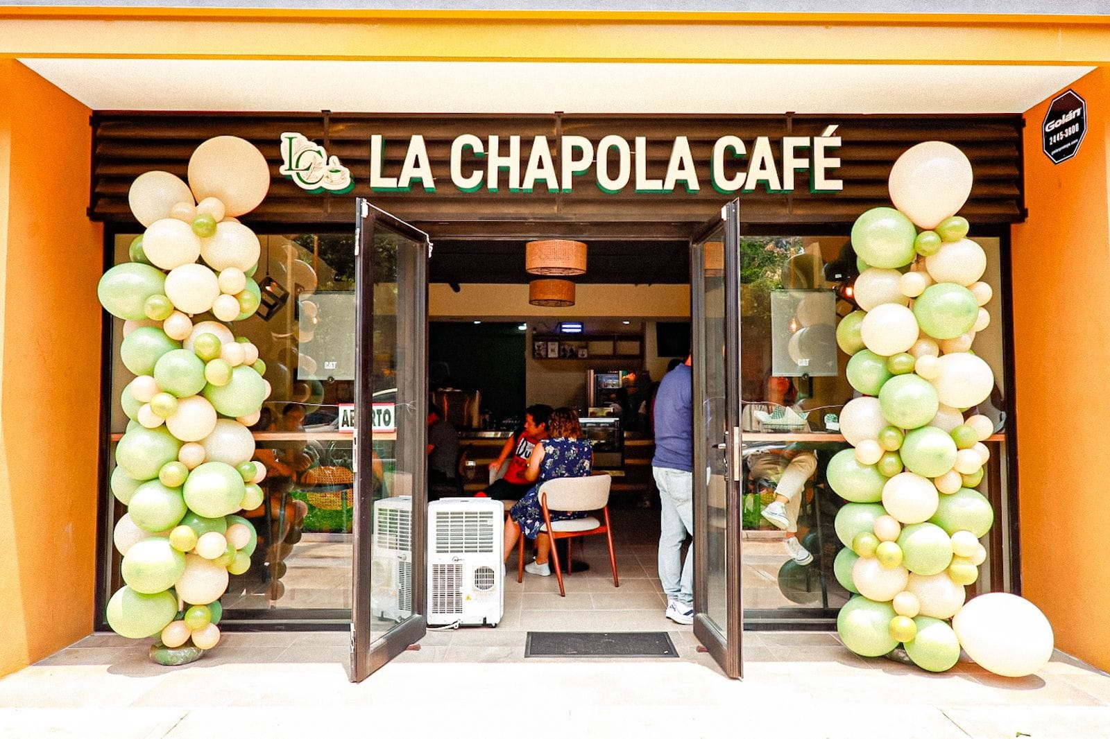 La Chapola Café