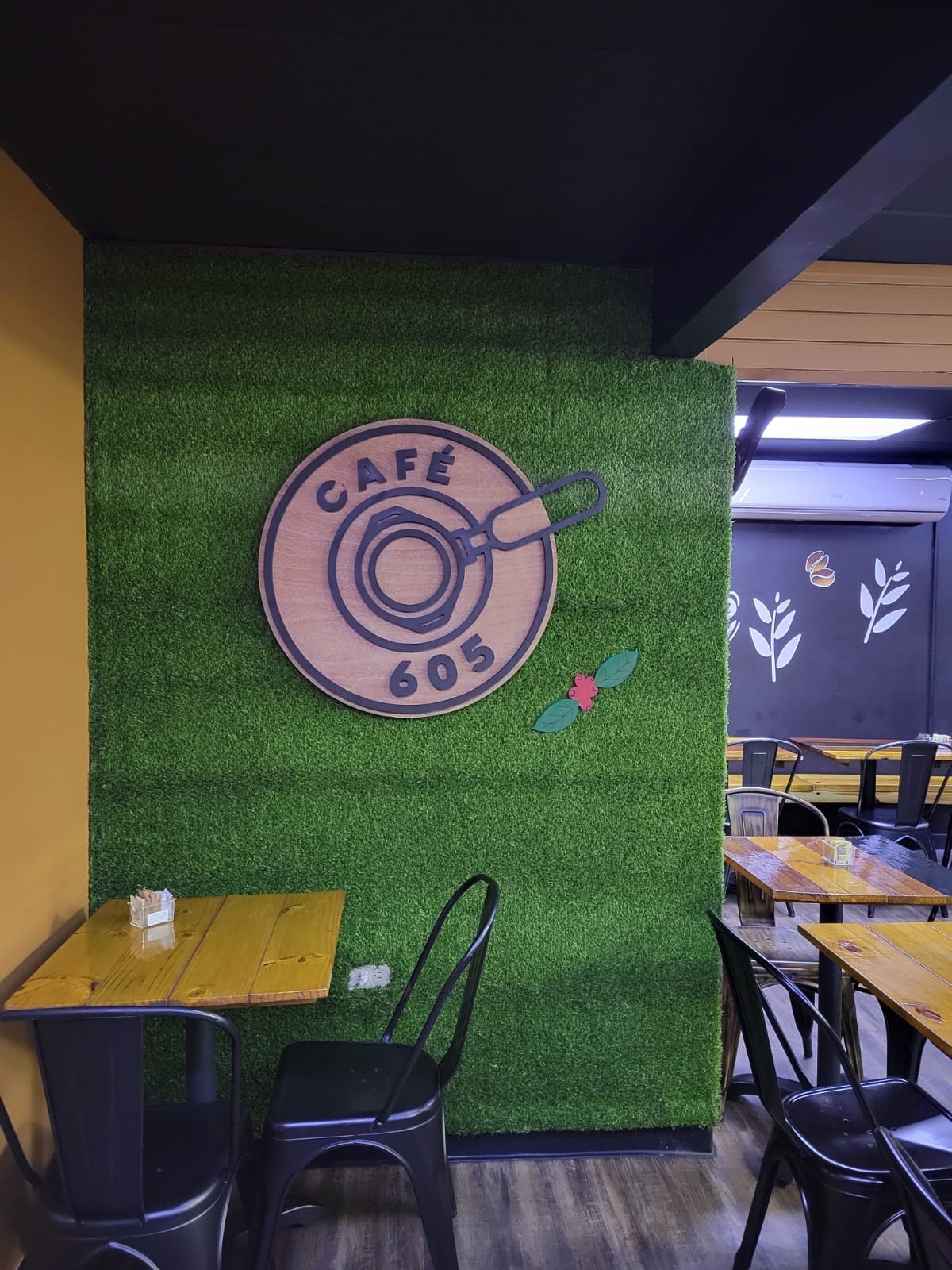Café 605