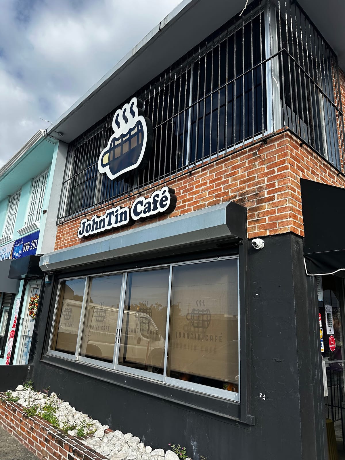JohnTin Cafe