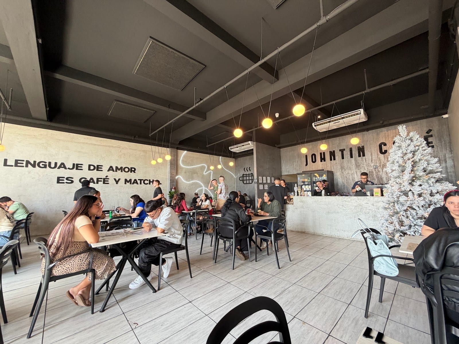 JohnTin Cafe Aliss