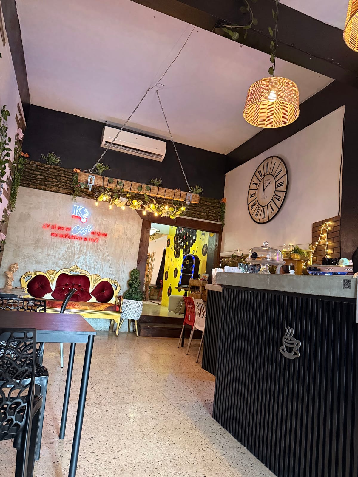 Kanela Coffee Shop