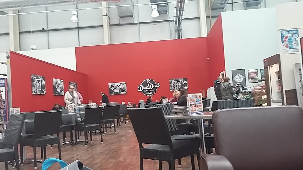 DeeDee's cafe (inside The Range)