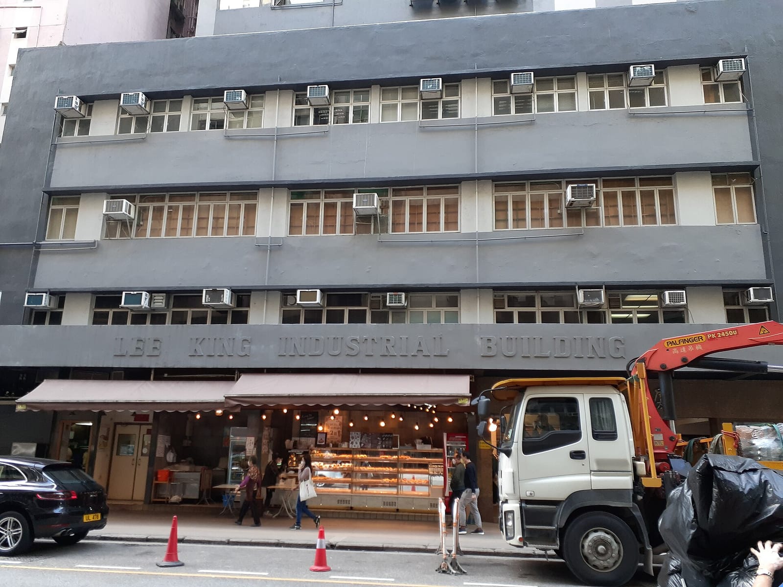 NEON Cafe photo 4