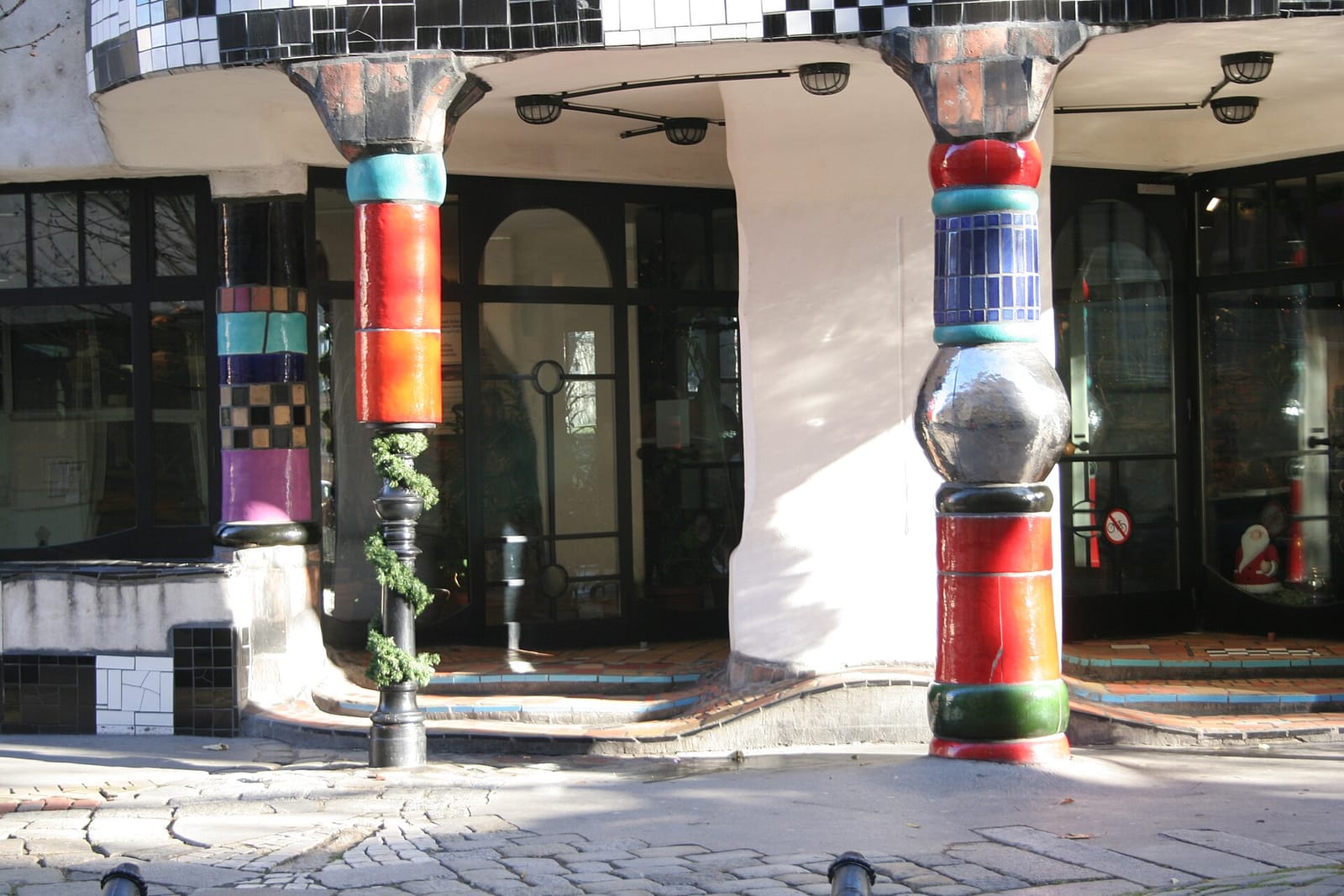 Café Friedlich im KunstHausWien Museum Hundertwasser photo 5
