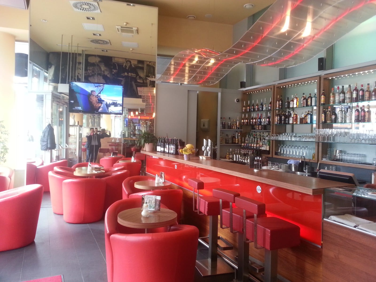 Cafeteria U4 Center