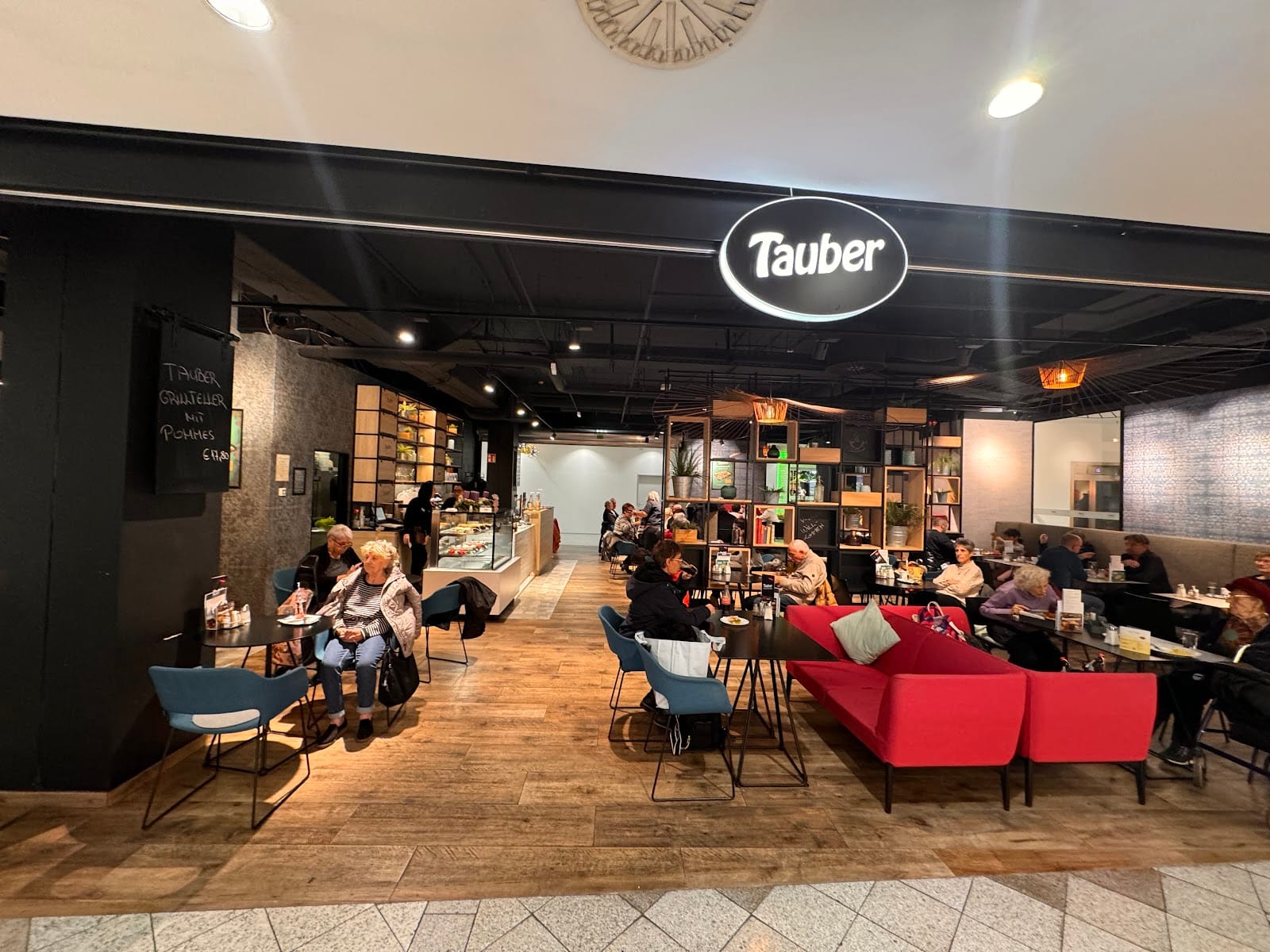 Tauber Café Zentrum Simmering