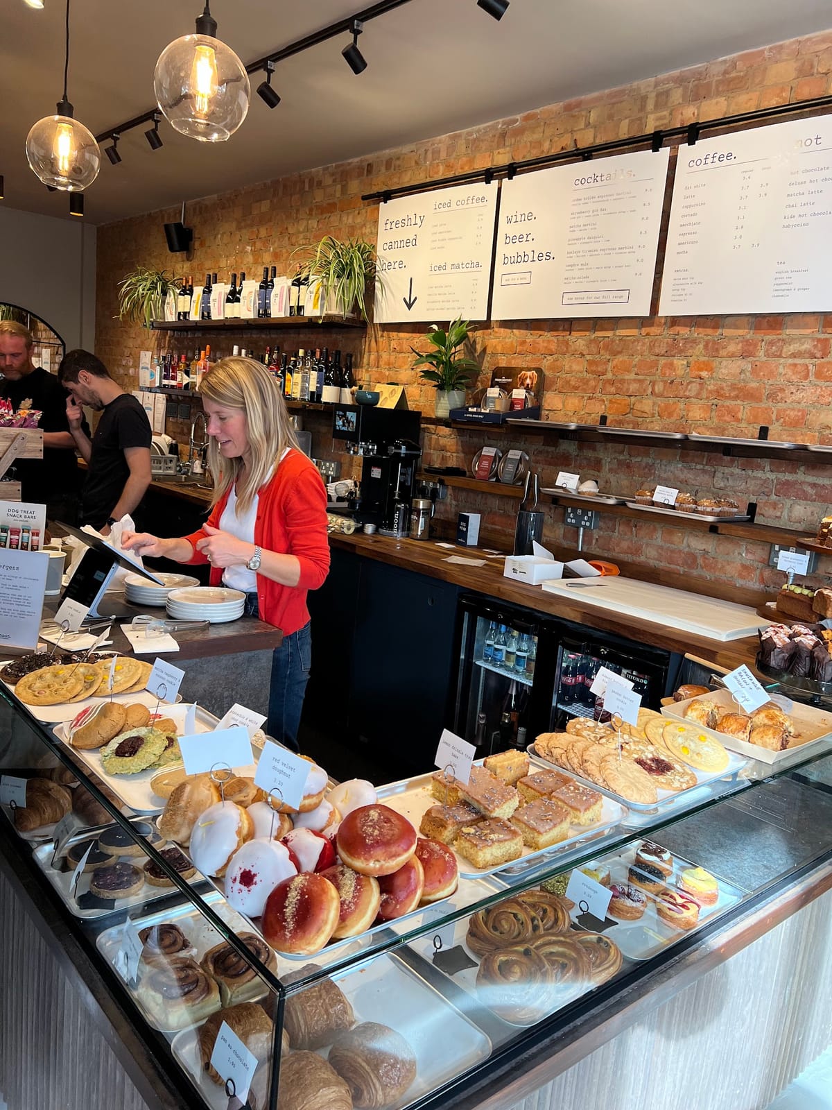 noon. bakery & coffeehouse