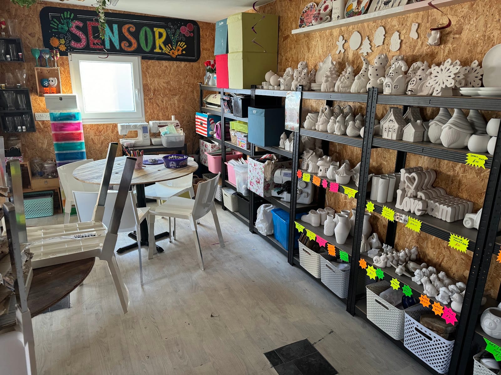 Crafty bug cafe