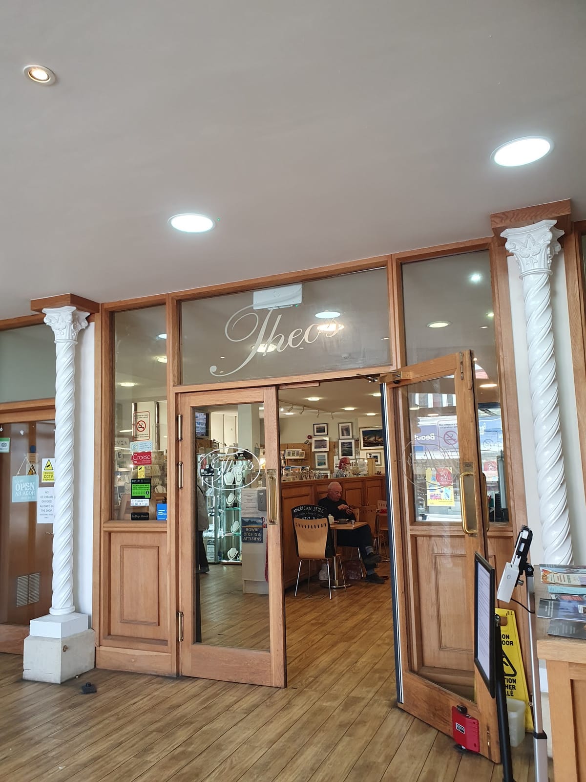 Theo's Coffee Shop