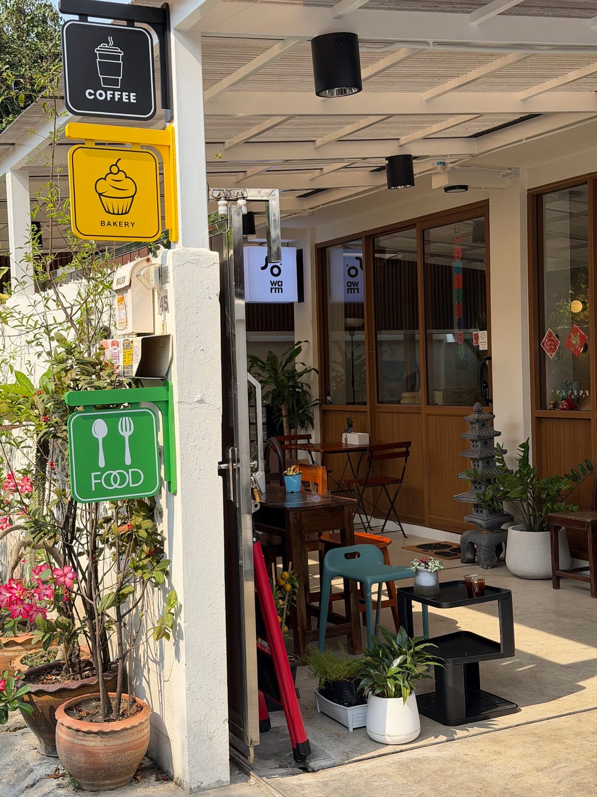 So warm Coffee matcha specialty & dessert