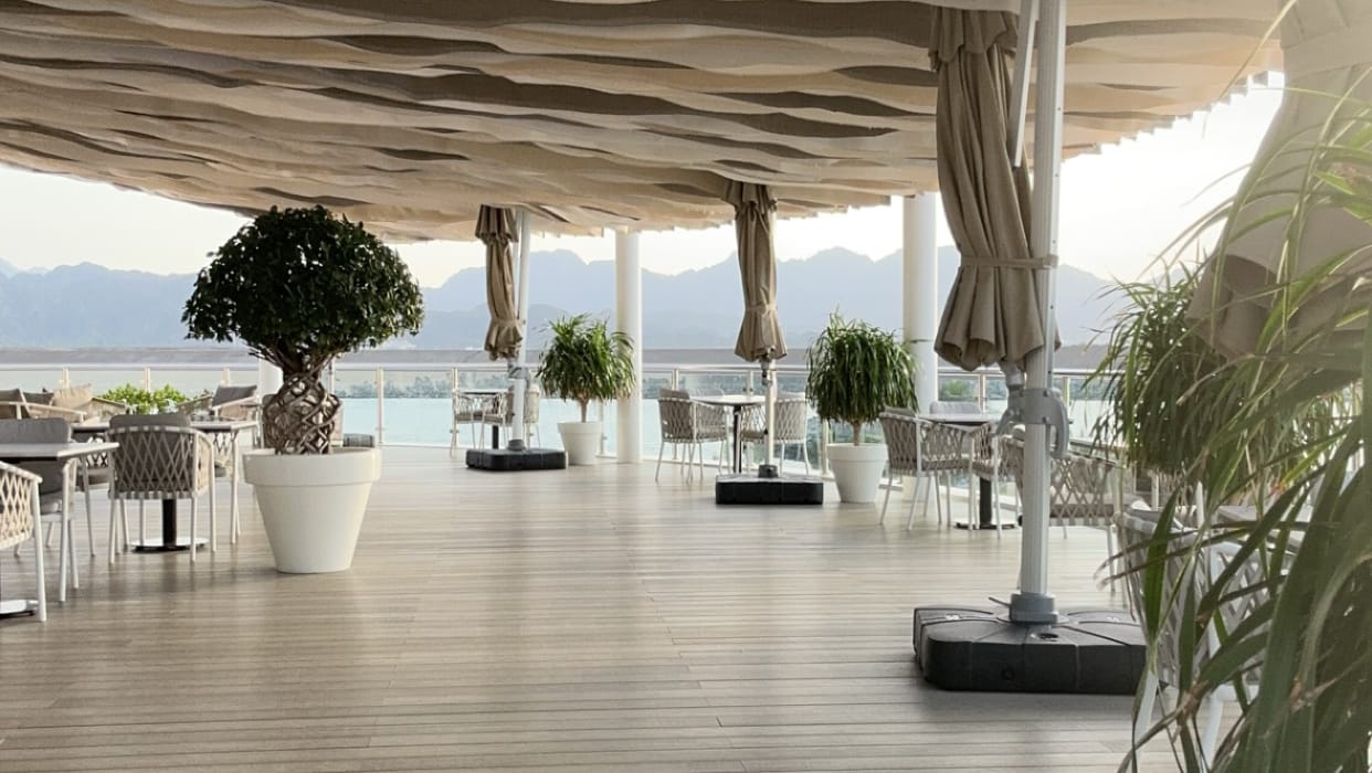 Wave Cafe Restaurant