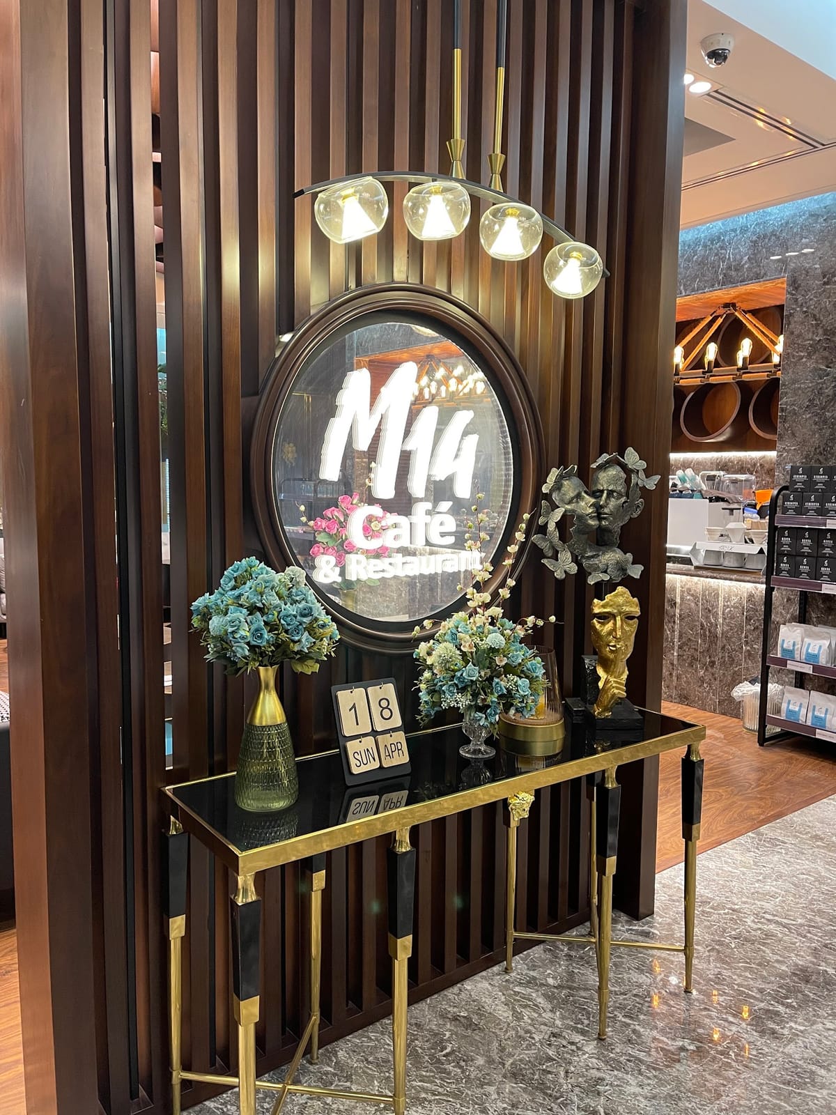 M14 Cafe