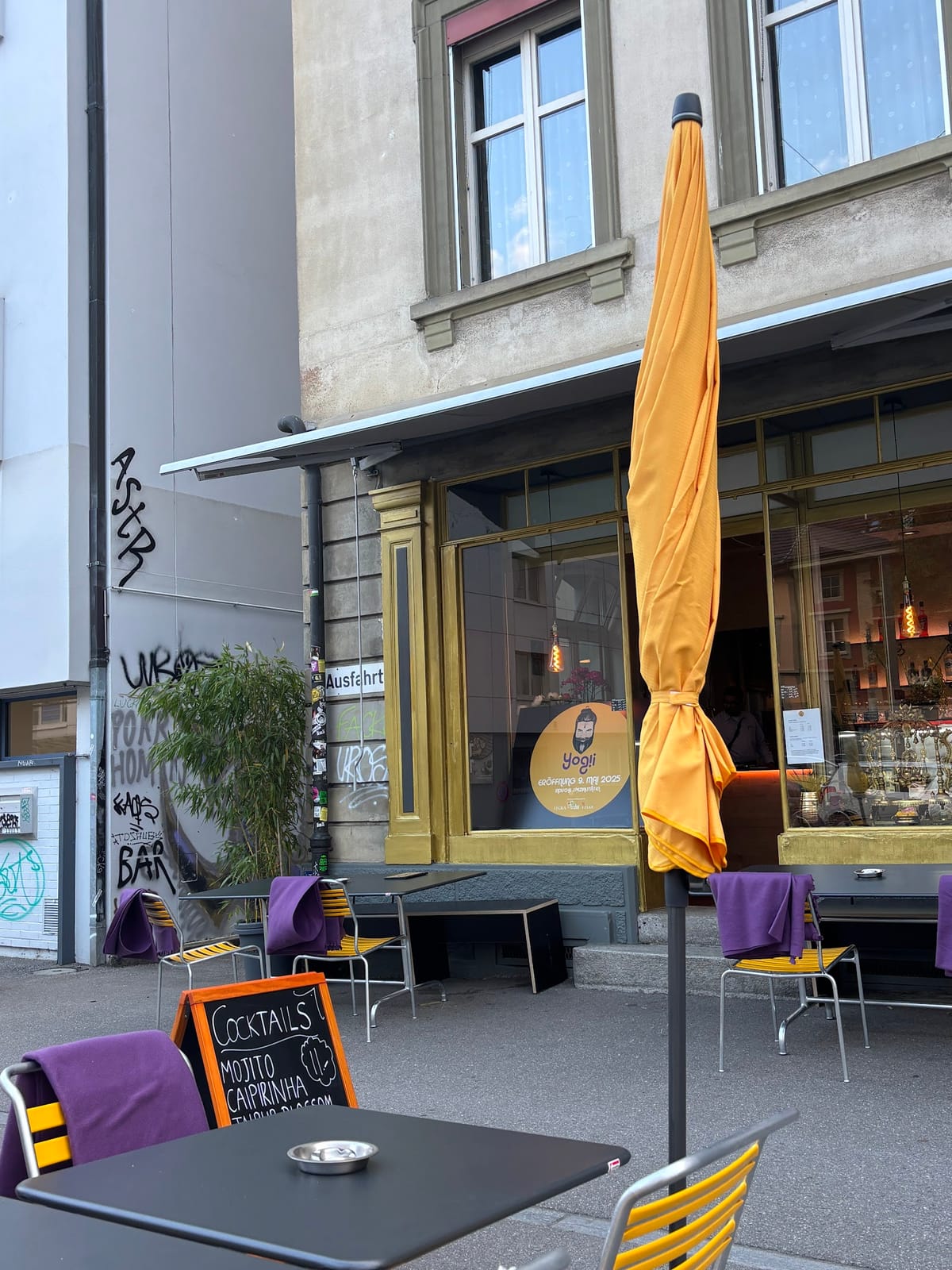 Yogii Café und Bar