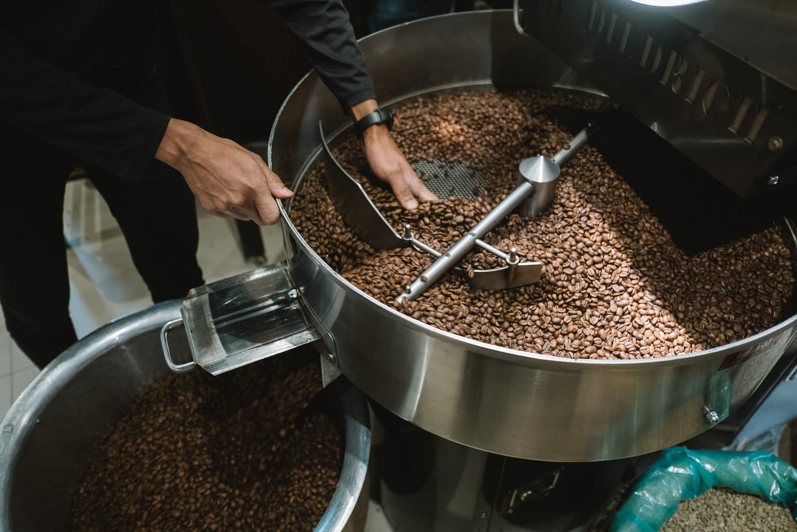 NORTH END coffee roasters Dhanmondi photo 4