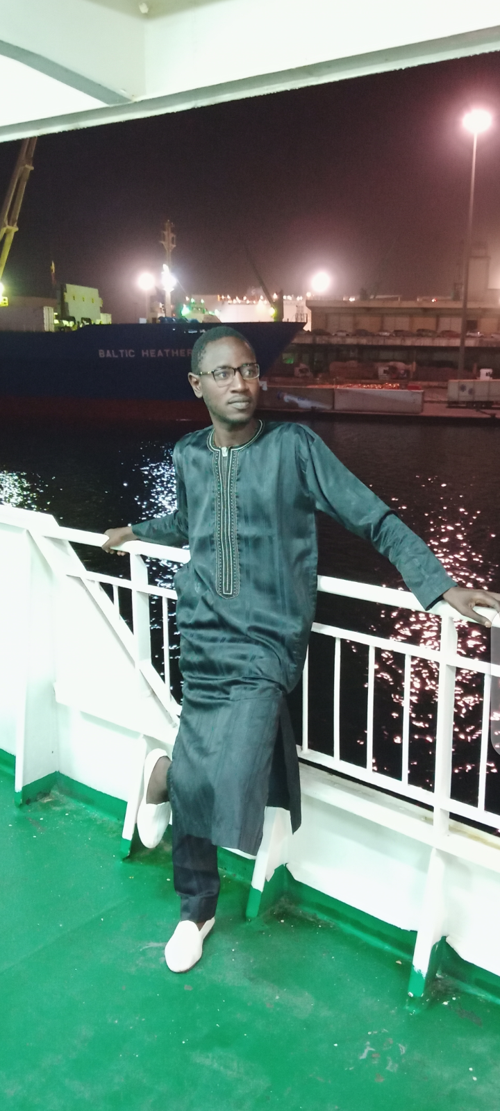 LE SERVITEUR