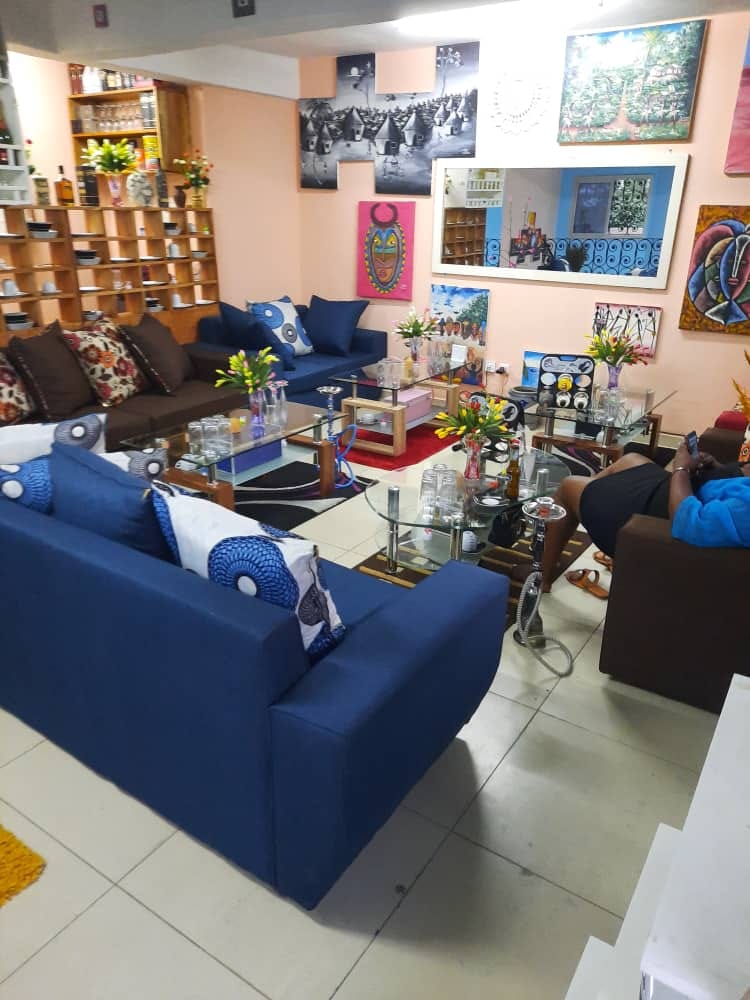 K LOUNGE (Art Café)