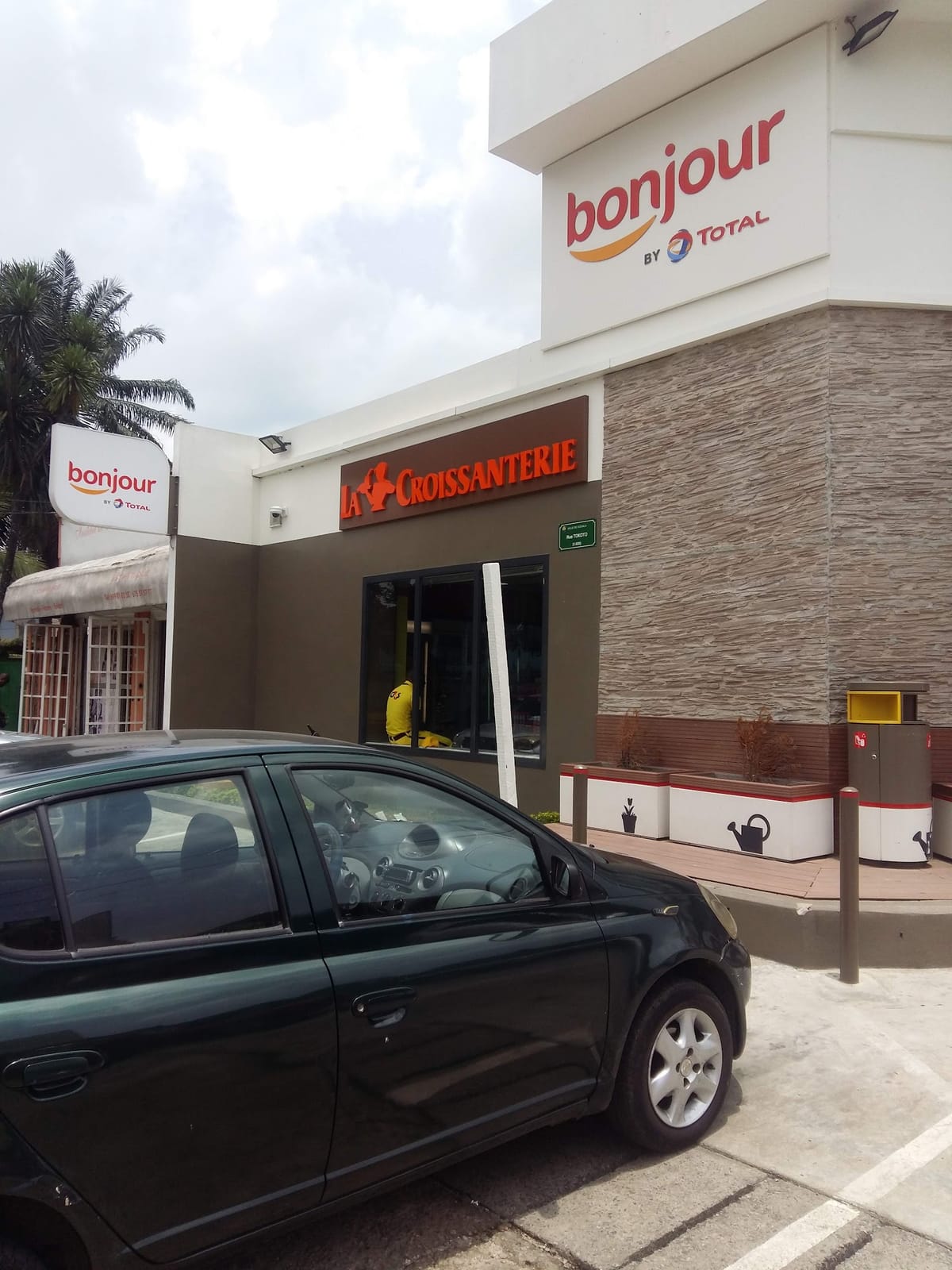 BONJOUR SHOP BY TOTAL