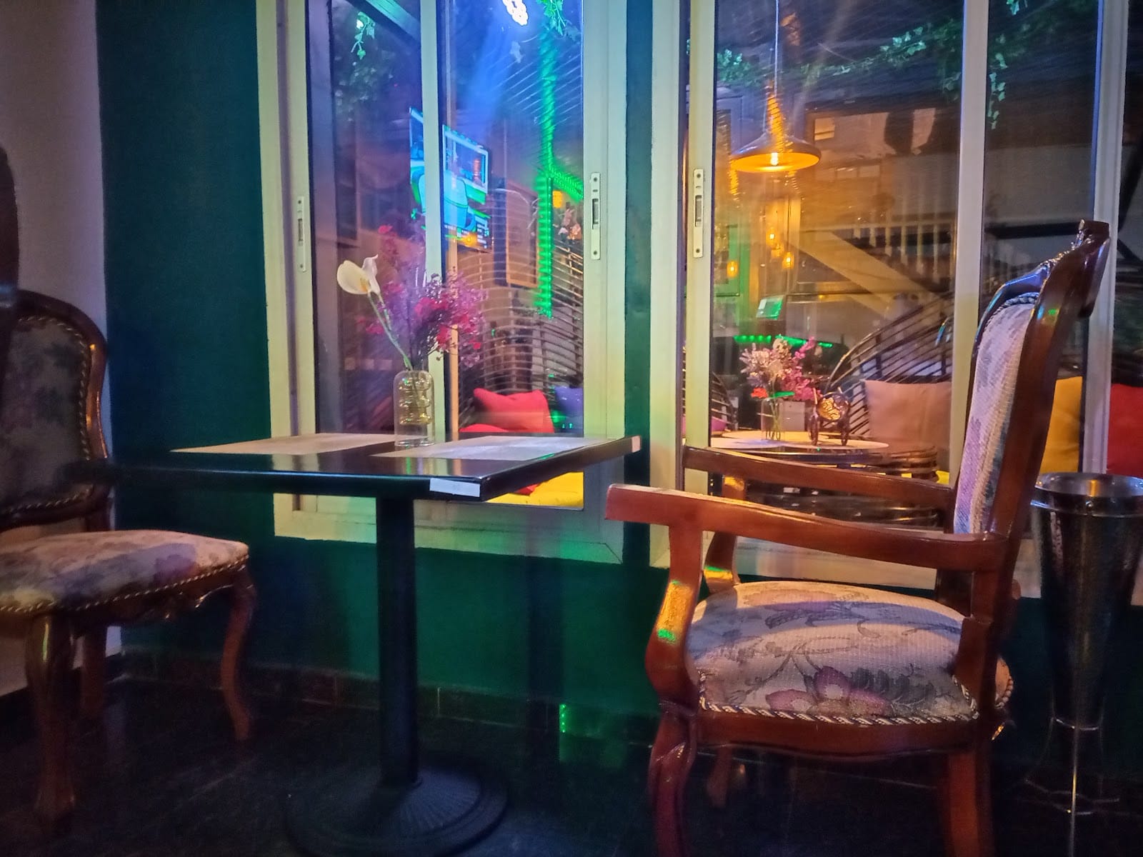 Stay-Fresh Café