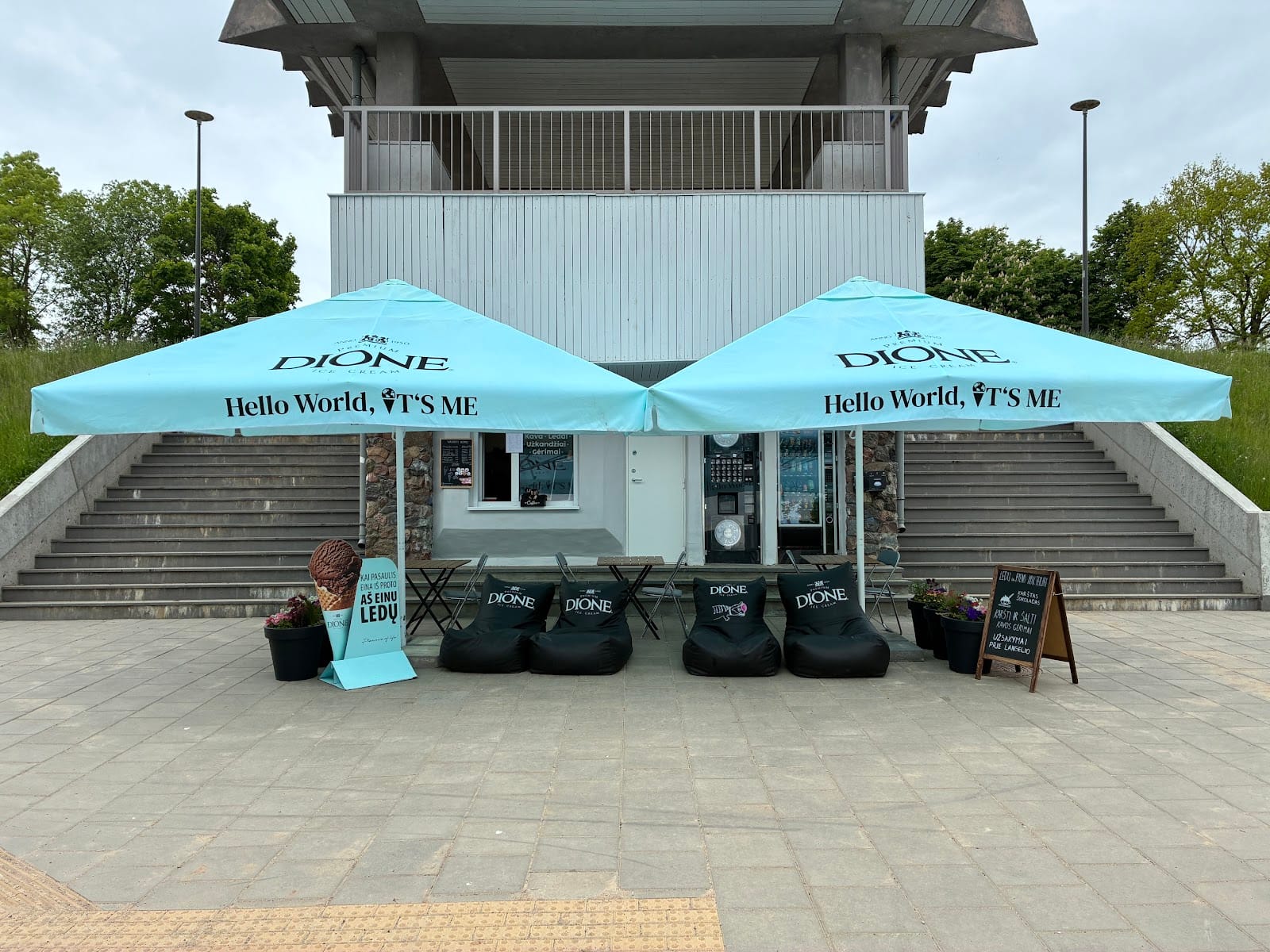 Vienas Bernelis Café