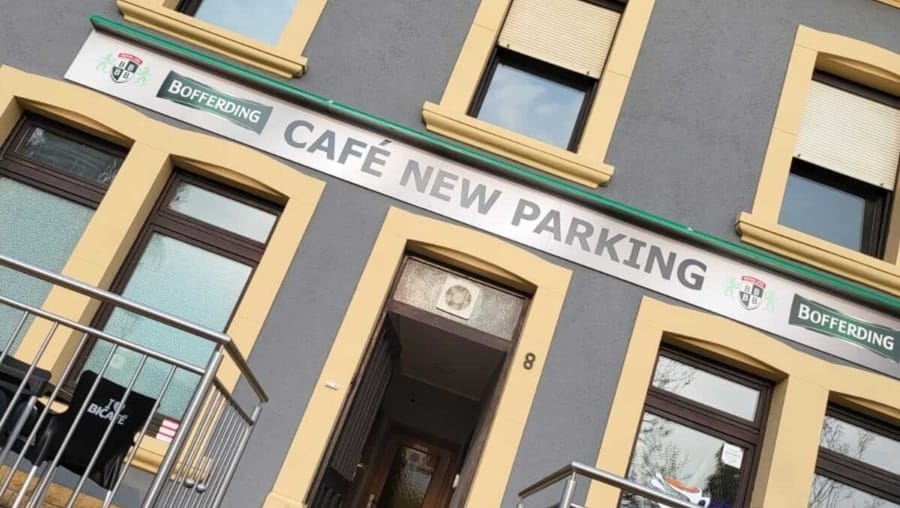 Café NEW Parking