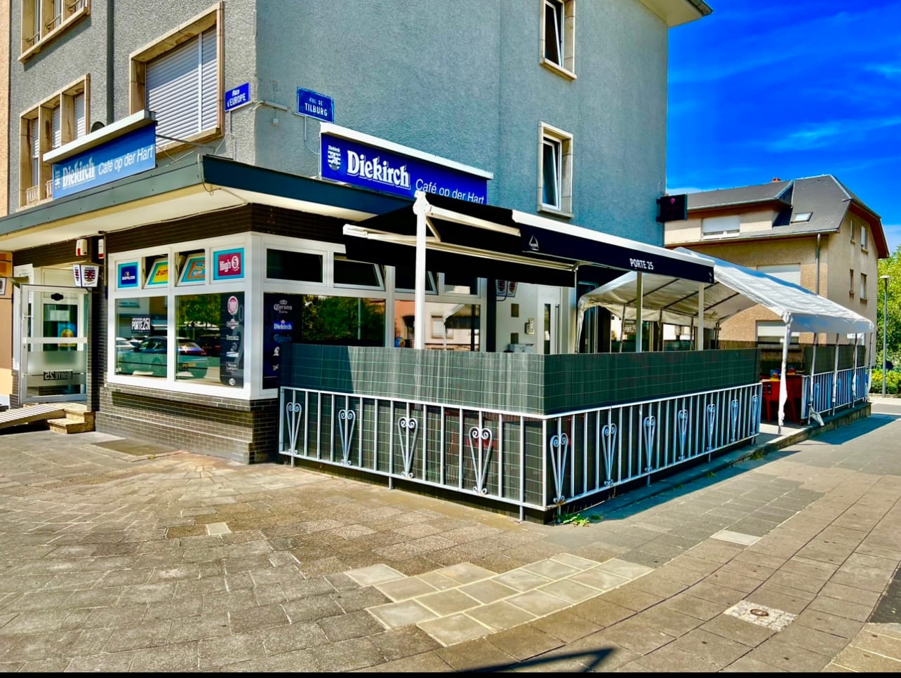 CAFE PORTE 25
