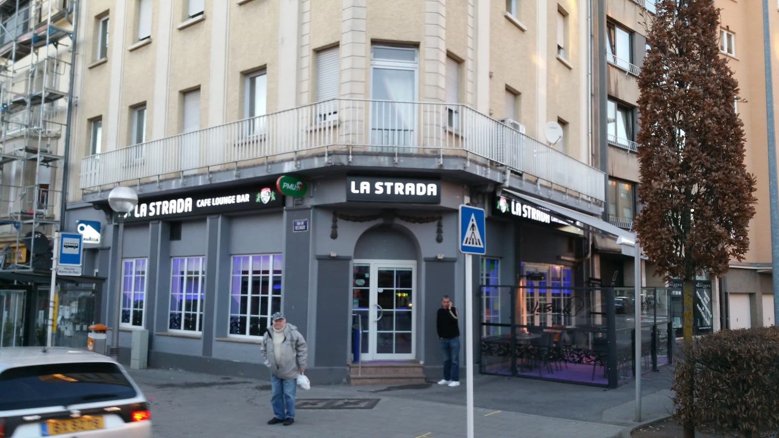 Bar Lounge - Café La Strada